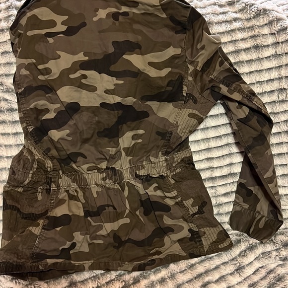 Love tree camo jacket size large - Picture 5 of 5
